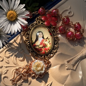 Lisieux-i Szent Teréz egytizedes, rózsaszín-sárga gyöngyökkel , Otthon & Életmód, Vallás, Lánc & Füzér, , MESKA