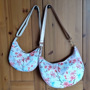 Cseresznyevirágos banántáska kicsit nagyobb - táska & tok - kézitáska & válltáska - vállon átvethető táska - Meska.hu