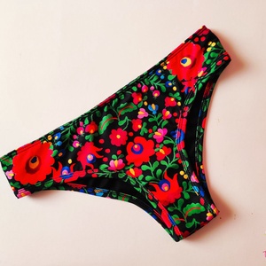 Matyó mintás brazil (féltanga) fazonú menstruációs fürdőruha alsó, bikini alsó, fürdőbugyi, menstruációs bugyi - ruha & divat - női ruha - fürdőruha & fehérnemű - Meska.hu