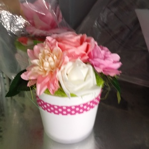 Rózsaszín virágos asztali dísz. - otthon & életmód - dekoráció - asztal és polc dekoráció - asztaldísz - Meska.hu