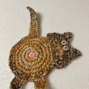 Horgolt cica poháralátét, egyedi darab. - otthon & életmód - konyhafelszerelés, tálalás - tálalás - tányér- és poháralátét - Meska.hu