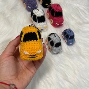 Horgolt autó kulcstartó, sárga - táska & tok - kulcstartó & táskadísz - kulcstartó - Meska.hu