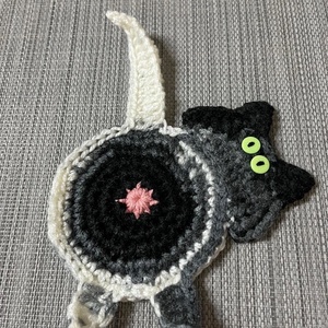 Horgolt cica poháralátét, egyedi darab. - otthon & életmód - konyhafelszerelés, tálalás - tálalás - tányér- és poháralátét - Meska.hu