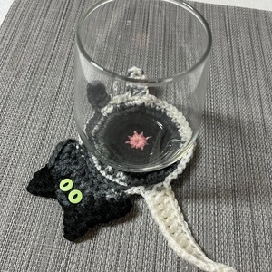 Horgolt cica poháralátét, egyedi darab. - otthon & életmód - konyhafelszerelés, tálalás - tálalás - tányér- és poháralátét - Meska.hu