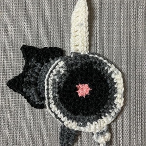 Horgolt cica poháralátét, egyedi darab. - otthon & életmód - konyhafelszerelés, tálalás - tálalás - tányér- és poháralátét - Meska.hu