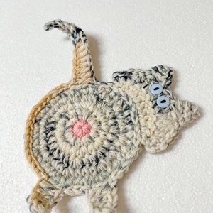 Horgolt cica poháralátét, egyedi darab. - otthon & életmód - konyhafelszerelés, tálalás - tálalás - tányér- és poháralátét - Meska.hu