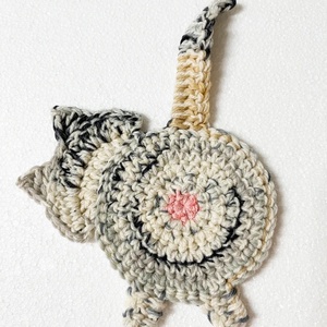 Horgolt cica poháralátét, egyedi darab. - otthon & életmód - konyhafelszerelés, tálalás - tálalás - tányér- és poháralátét - Meska.hu