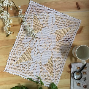 Pamut csipketerítő rózsa mintával � 44 � 32,5 cm - otthon & életmód - lakástextil - abrosz, terítő - díszterítő polcra, komódra - Meska.hu