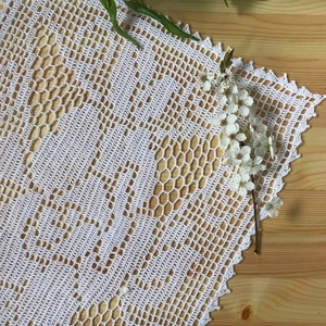 Pamut csipketerítő rózsa mintával � 44 � 32,5 cm - otthon & életmód - lakástextil - abrosz, terítő - díszterítő polcra, komódra - Meska.hu