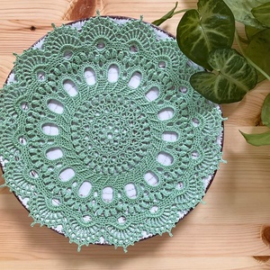 Modern horgolt csipke terítő - mandala 3D elemekkel - otthon & életmód - lakástextil - abrosz, terítő - díszterítő polcra, komódra - Meska.hu