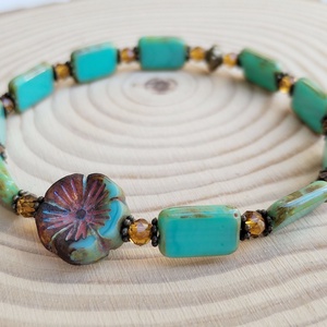 Türkiz virág karkötő - sárga üveggyöngy - Meska.hu