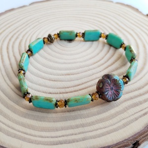 Türkiz virág karkötő - sárga üveggyöngy - ékszer - karkötő - gyöngyös karkötő - Meska.hu