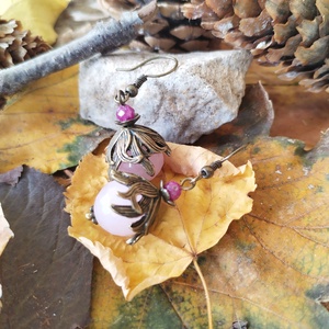 Rózsakvarc és rubin fülbevaló - ékszer - fülbevaló - lógó fülbevaló - Meska.hu