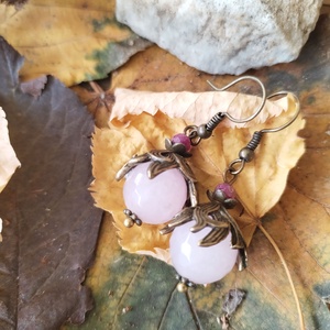 Rózsakvarc és rubin fülbevaló - ékszer - fülbevaló - lógó fülbevaló - Meska.hu