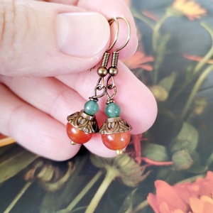 Karneol és aventurin fülbevaló - narancssárga karneol és zöld aventurin - ékszer - fülbevaló - lógó fülbevaló - Meska.hu