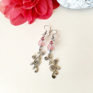 Acél indás cseresznyekvarc és swarovski kristály fülbevaló - rózsaszín, ezüst színű - ékszer - fülbevaló - lógó fülbevaló - Meska.hu