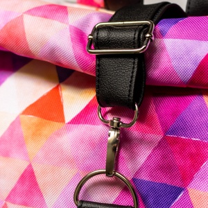 Geometriai mintás pink roll up táska - vízhatlan - táska & tok - hátizsák - roll top hátizsák - Meska.hu