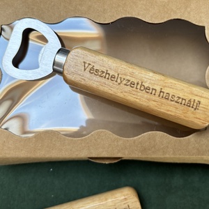 Gravírozott fa sörbontó - kellékek & szerszámok - szerszámok, eszközök - kiegészítők - Meska.hu