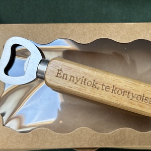 Gravírozott fa sörbontó - kellékek & szerszámok - szerszámok, eszközök - kiegészítők - Meska.hu
