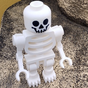 Óriás kocka-csontváz figura (40 cm) � 3D nyomtatott retró stílusú dekoráció és játék - otthon & életmód - dekoráció - halloween - halloweeni figurák - Meska.hu