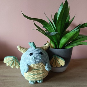 Amigurumi sárkány figura, Játék & Sport, Plüssállat & Játékfigura, Más figura, Baba-és bábkészítés, Horgolás, MESKA