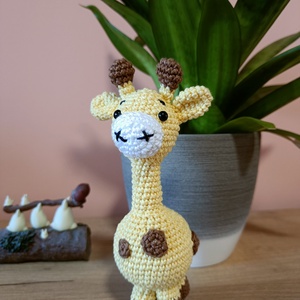 Amigurumi zsiráf figura, Játék & Sport, Plüssállat & Játékfigura, Zsiráf, Baba-és bábkészítés, Horgolás, MESKA