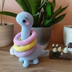 Amigurumi dínó figura, Játék & Sport, Plüssállat & Játékfigura, Más figura, Baba-és bábkészítés, Horgolás, MESKA
