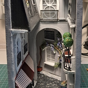 Könyvtámasz világítással, Otthon & Életmód, Dekoráció, Asztal és polc dekoráció, Könyvtámasz, Papírművészet, MESKA