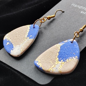 Kék - bézs fülbevaló  - ékszer - fülbevaló - lógó fülbevaló - Meska.hu