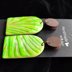 Vidám élénk zöld fülbevaló  - ékszer - fülbevaló - lógó fülbevaló - Meska.hu