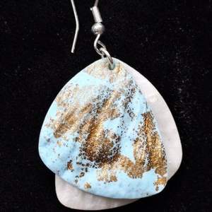 Kék/gyöngyház fülbevaló  - ékszer - fülbevaló - lógó fülbevaló - Meska.hu