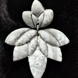 Ezüst/szürke fülbevaló  - ékszer - fülbevaló - lógó fülbevaló - Meska.hu