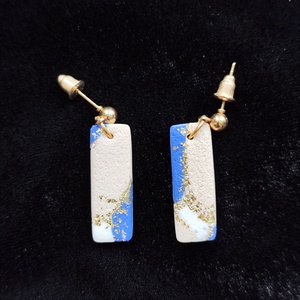 Bézs/kék fülbevaló , Ékszer, Fülbevaló, Lógó fülbevaló, Ékszerkészítés, Gyurma, MESKA