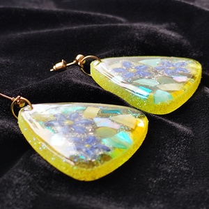 Epoxy fülbevaló  - ékszer - fülbevaló - lógó fülbevaló - Meska.hu