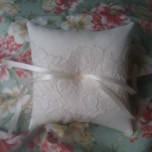 Vintage hangulatú csipkés gyűrűpárna -  - Meska.hu