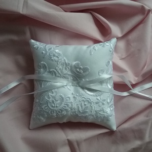 Hófehér csipkés gyűrűpárna -  - Meska.hu