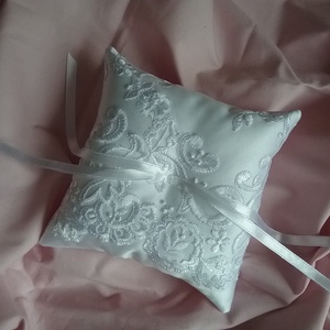 Hófehér csipkés gyűrűpárna -  - Meska.hu