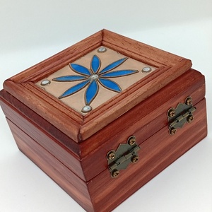 Virágos  fa ékszerdoboz-kézzel készült tűzzománc betéttel  - ékszer - ékszertartó - ékszerdoboz - Meska.hu