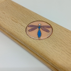 Szitakötő fa ceruzatartó -egyedi tűzzománc betéttel - otthon & életmód - papír, írószer - tolltartó & ceruzatekercs - Meska.hu