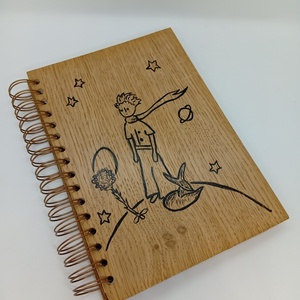 Kis Herceg -emlékkönyv fából , Otthon & Életmód, Papír, írószer, Jegyzetfüzet & Napló, Famegmunkálás, MESKA