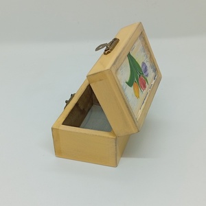 Tulipános pici kincses doboz - baba - mama - babaszoba dekoráció - gyerekszoba falmatrica - Meska.hu