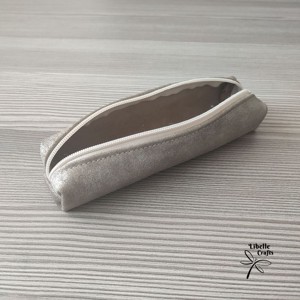 Csillámos szürke bőrből készült tolltartó - otthon & életmód - papír, írószer - tolltartó & ceruzatekercs - Meska.hu