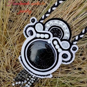 Fekete-fehér nyaklánc - Meska.hu