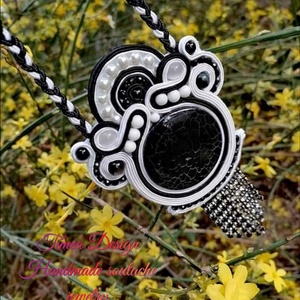 Fekete-fehér nyaklánc - ékszer - nyaklánc - medál - Meska.hu