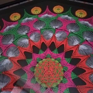 StringArt mandala UV leddel - otthon & életmód - dekoráció - kép & falikép - 3d képek - Meska.hu