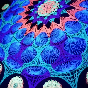 StringArt mandala UV leddel - otthon & életmód - dekoráció - kép & falikép - 3d képek - Meska.hu
