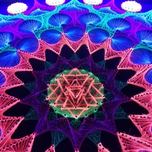 StringArt mandala UV leddel - otthon & életmód - dekoráció - kép & falikép - 3d képek - Meska.hu
