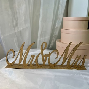 Mr és Mrs fa esküvői dekoráció � elegáns asztaldísz - Meska.hu