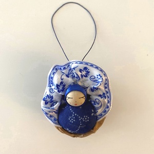 Karácsonyi dióbaba eredeti kékfestő - karácsony - karácsonyi lakásdekoráció - karácsonyfadíszek - Meska.hu