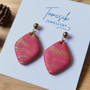 Fülbevaló - Piros és arany márvány, Ékszer, Fülbevaló, Lógó fülbevaló, Ékszerkészítés, Gyurma, MESKA